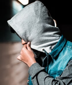 De gebruiker moet zijn of haar gezicht grotendeels onbedekt aanbieden aan de camera | Boon Edam